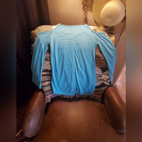 XL Unbranded Teal Lace Cold Shoulder Top - Picture 3 of 3